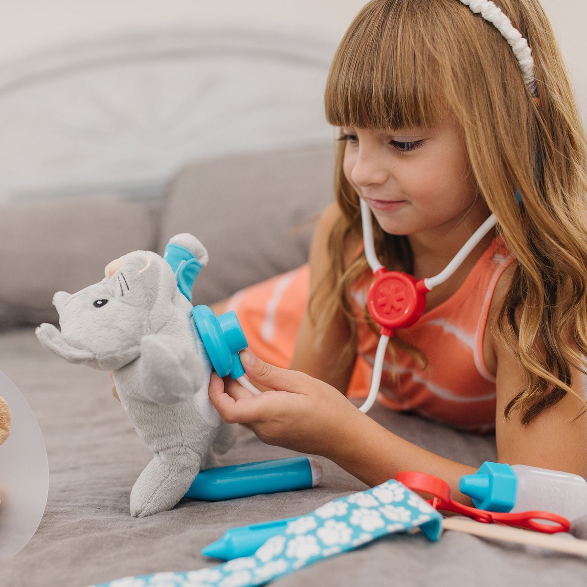 Melissa & Doug Veterinarian Playset for Ages 3+, 24-pc