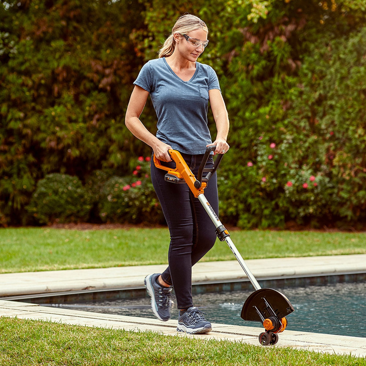 WORX WG929 20V Power Share Cordless Grass Trimmer & Leaf Blower Combo Kit