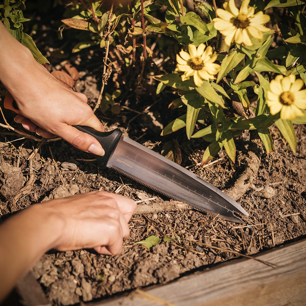 Fiskars Stainless-Steel Dual-Edged Garden Hori Hori Knife with Sheath