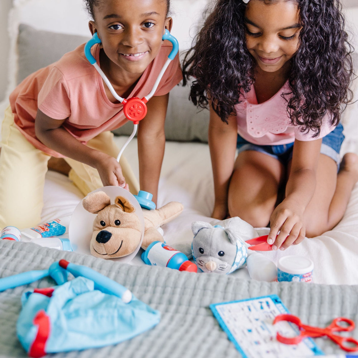 Melissa & Doug Veterinarian Playset for Ages 3+, 24-pc